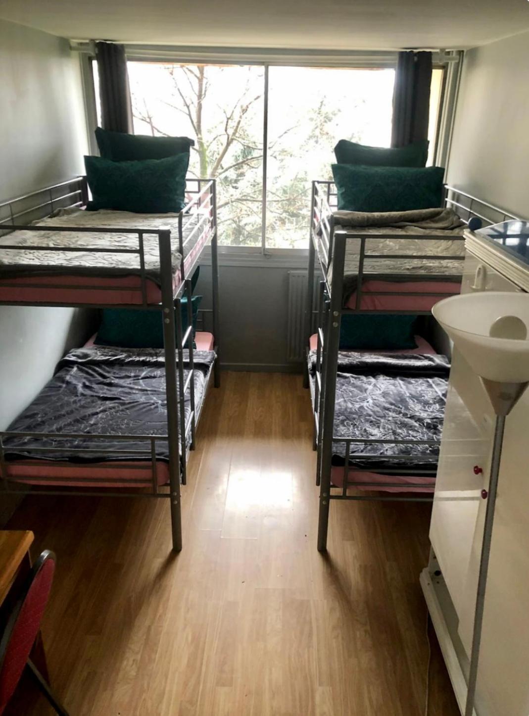 Female-Dortoir Femme -Dorm Shared Room Paris Bobigny Exterior foto